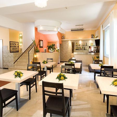 Hotel Ferrara Cattolica Kültér fotó